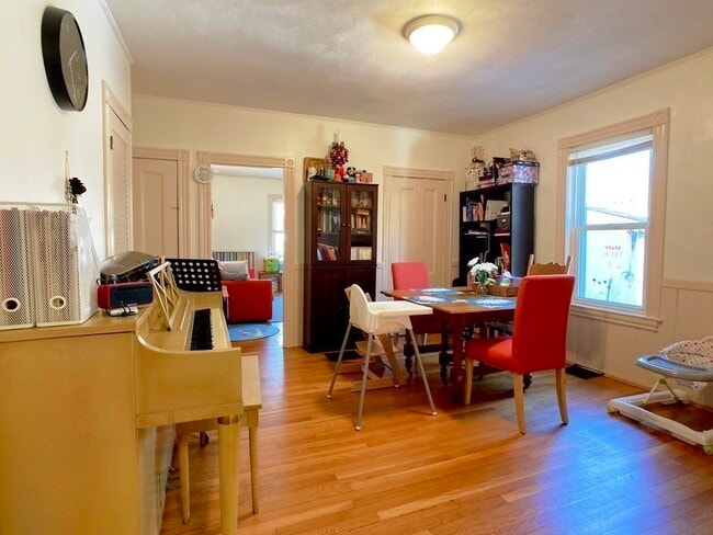 Building Photo - 124 Carlisle St