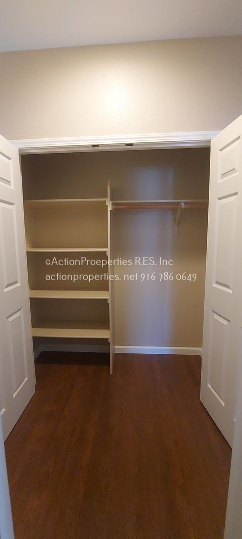 Building Photo - West Park -3 Bedroom, 2 Bath,  Single Stor...