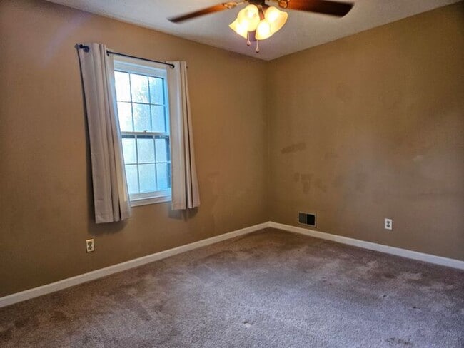 Building Photo - Harbison !!!