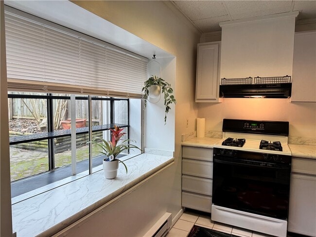 Building Photo - 158 S Fitzhugh St