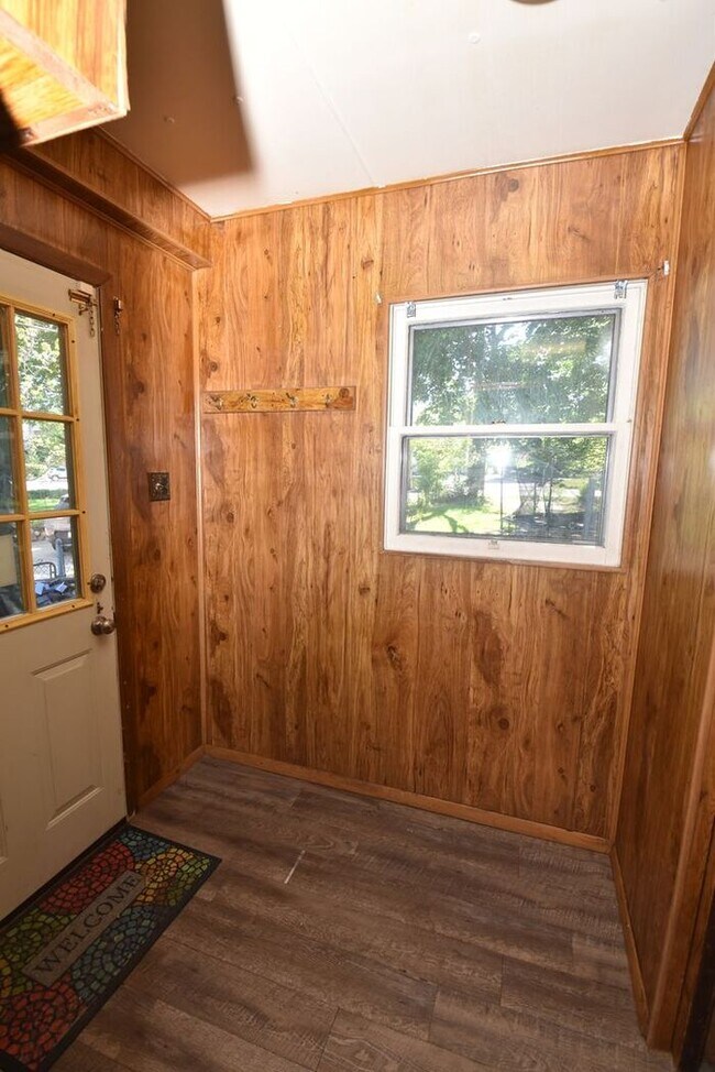 Building Photo - Near Downtown South Bend 3 bedroom home