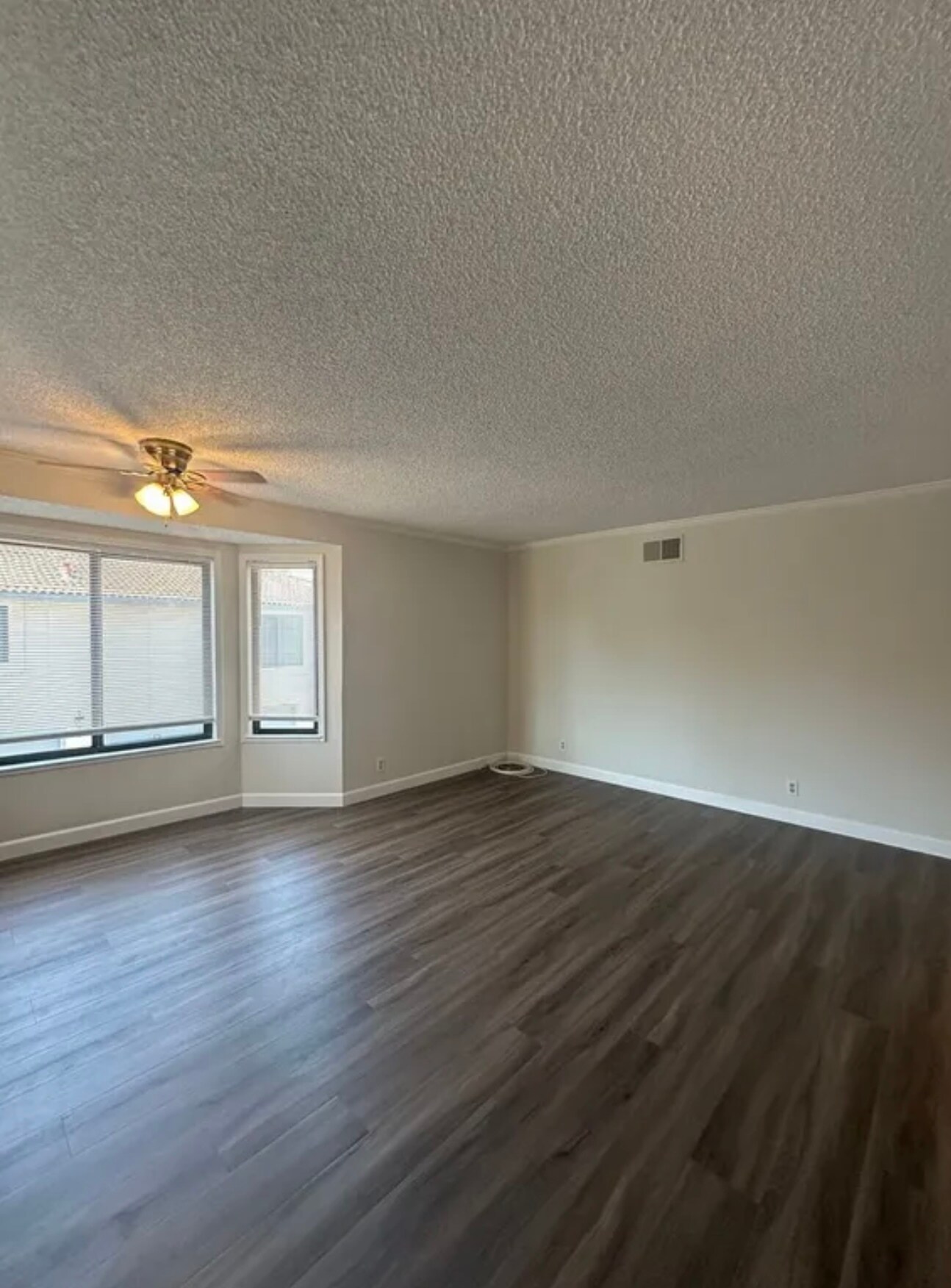 Building Photo - 3231 Kenhill Dr