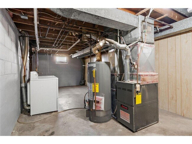 Building Photo - 7616 Xerxes Ave S