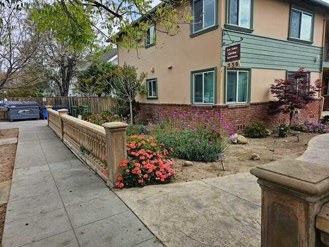 Building Photo - Los Gatos Garden Apartments