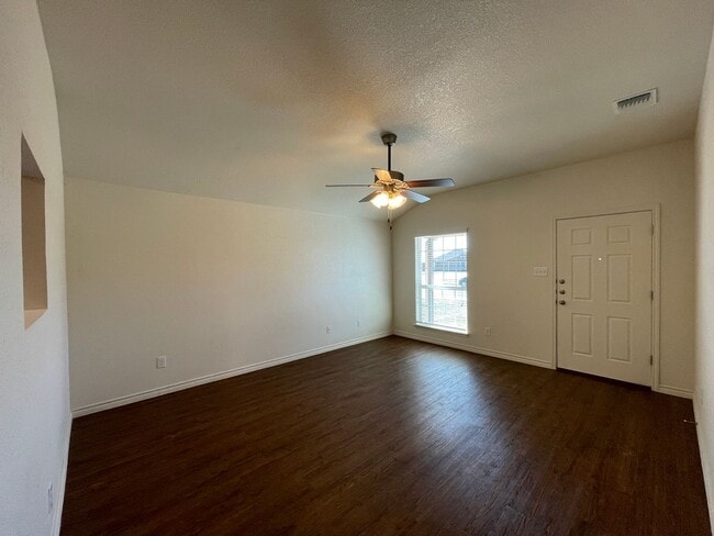 Building Photo - 1529 Justin Lp