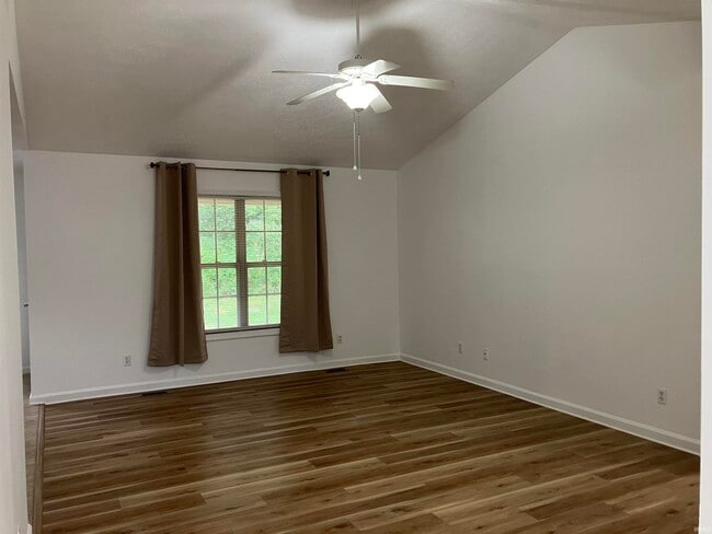 Building Photo - 7872 Sandalwood Dr