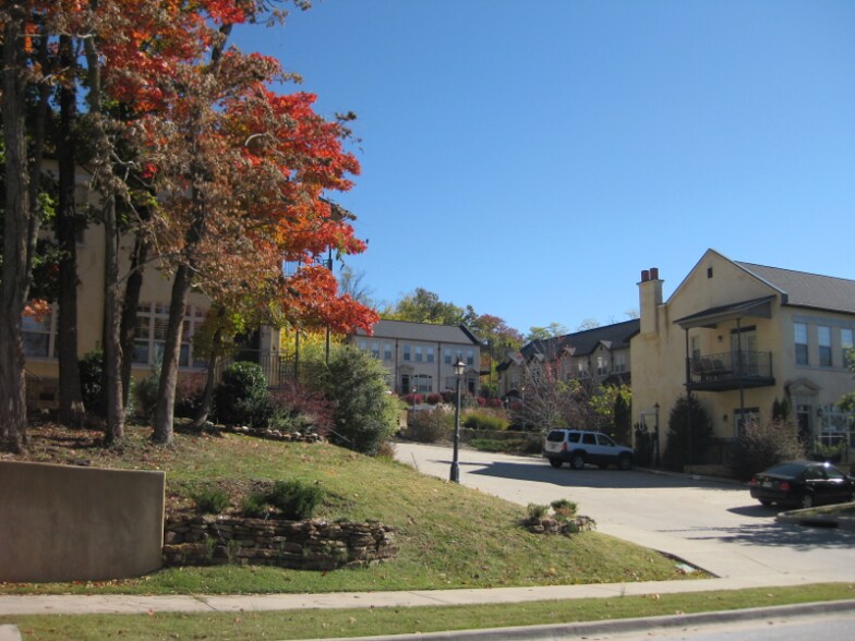 Building Photo - 14 N Olive Ave