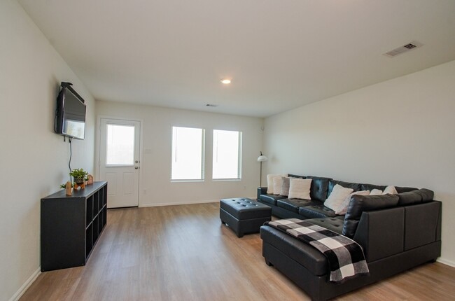 Building Photo - 4355 Palmetto Grv Ln