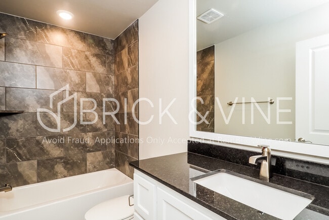 Building Photo - NEW CONSTRUCTION Home in Edmond Area!