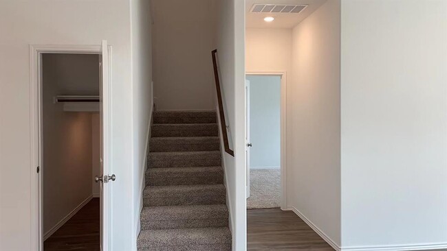Building Photo - 1209 Rio Frio Ln