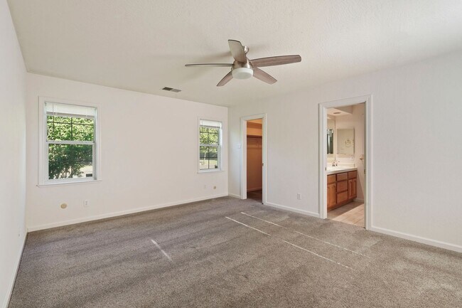 Building Photo - FREE JULY RENT SPECIAL! Beautiful 4 Bed/2 ...