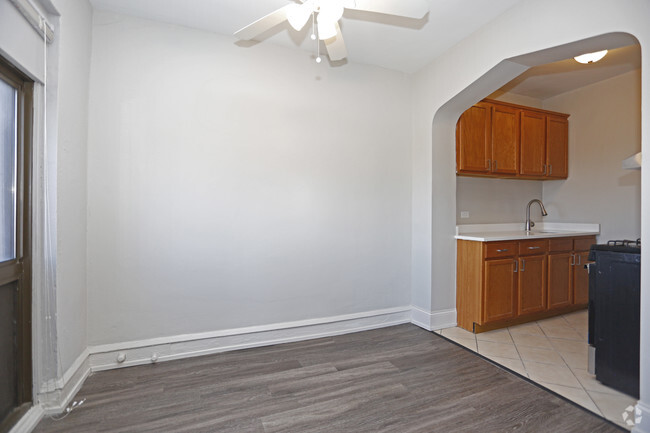 1 BR, 1 BA - Renovated - dining room - 1033 W Loyola