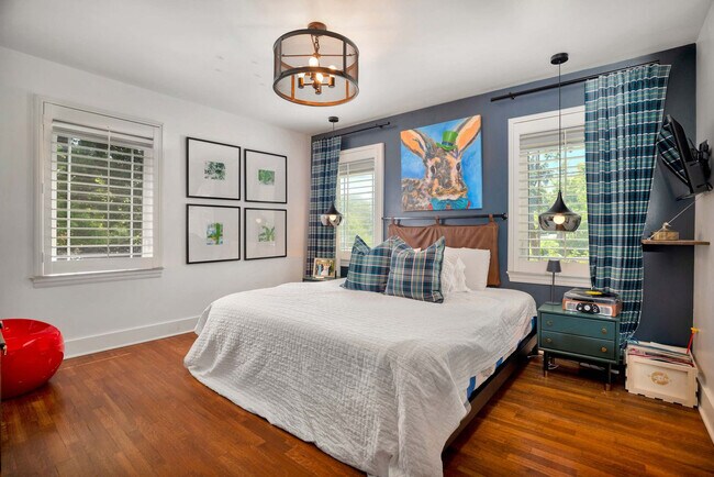 Building Photo - 802 N Park Ave