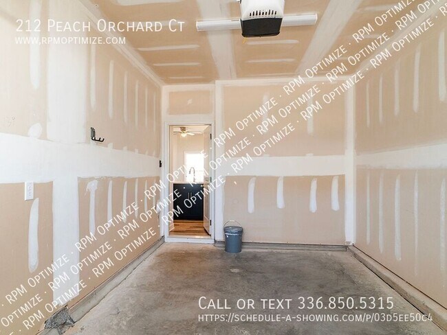 Building Photo - 212 Peach Orch Ct