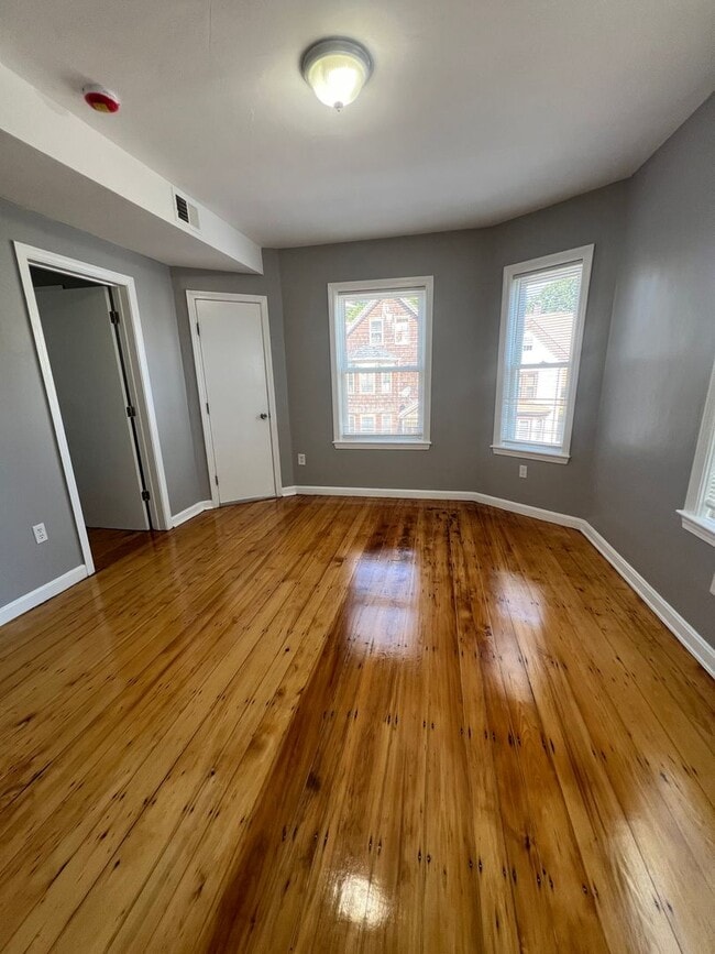Building Photo - 94 Armandine St