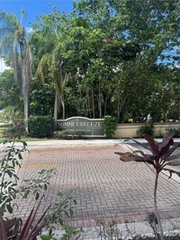 Building Photo - 9999 Summerbreeze Dr