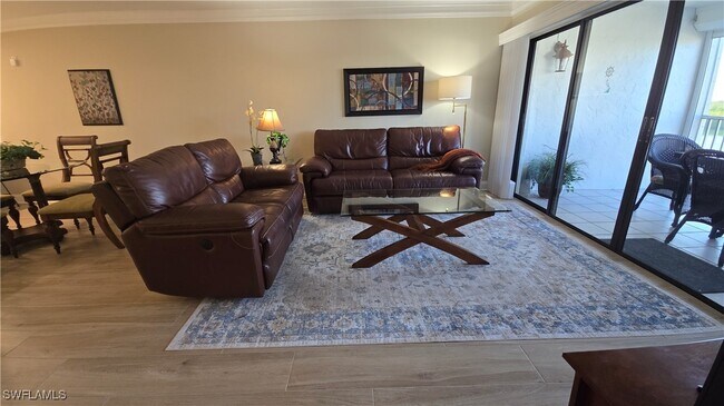 Building Photo - 12945 Vanderbilt Dr