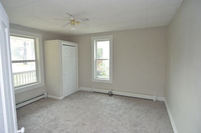 Building Photo - Updated 5 Bedroom House for Rent Near Downtown!