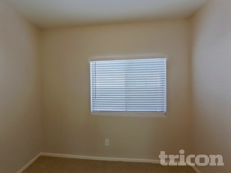 Building Photo - 36907 W Mondragone Ln