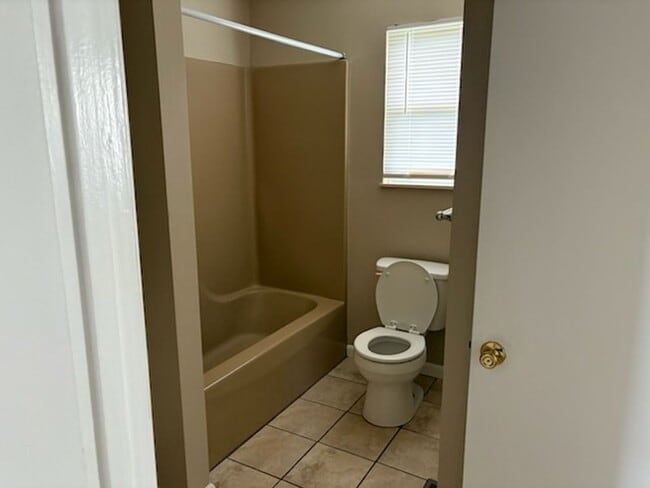 Building Photo - 2 Bed, 1.5 Bath Single Family Home in Mary...