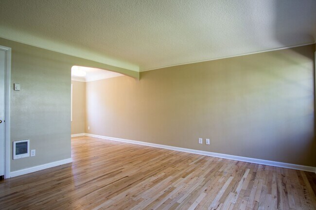 Building Photo - In the Heart of NW-Mid-Century 2Bdr Lives ...