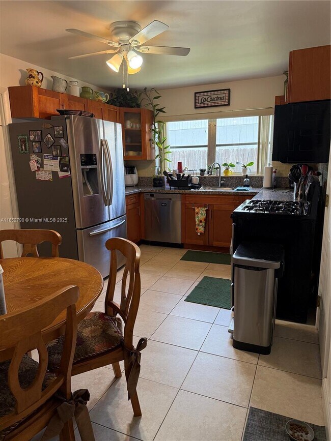 Building Photo - 7235 SW 131st Ave