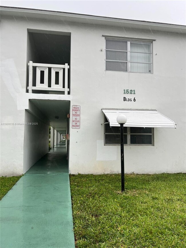 Building Photo - 1521 NW 43rd Ave