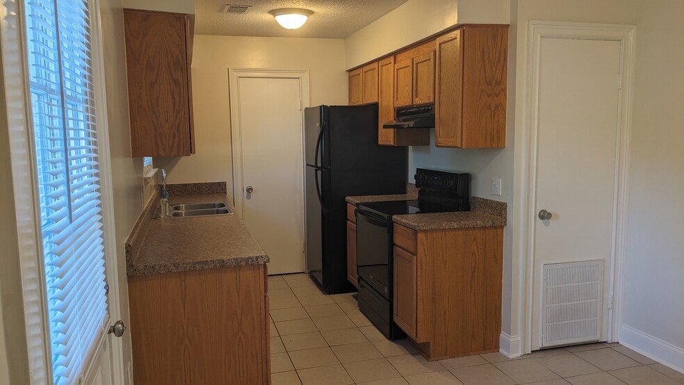 Building Photo - 123 Greene Dr