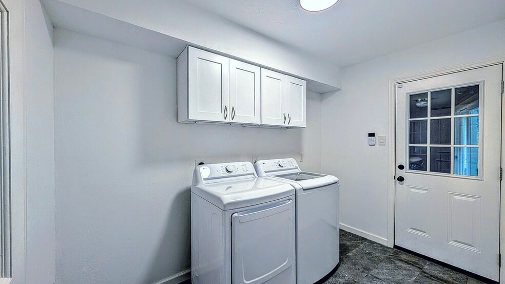 Laundry Room - 15707 Downford Dr