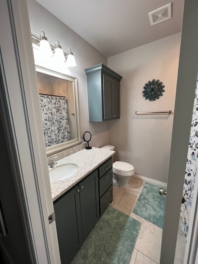 Building Photo - 13682 Cornwallis Dr