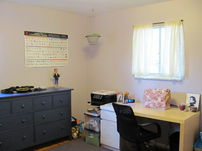 Building Photo - 1121 Ponderosa Dr