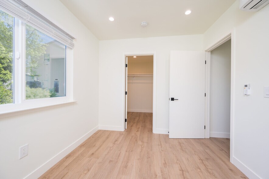 Main Bedroom - 680 Morro St