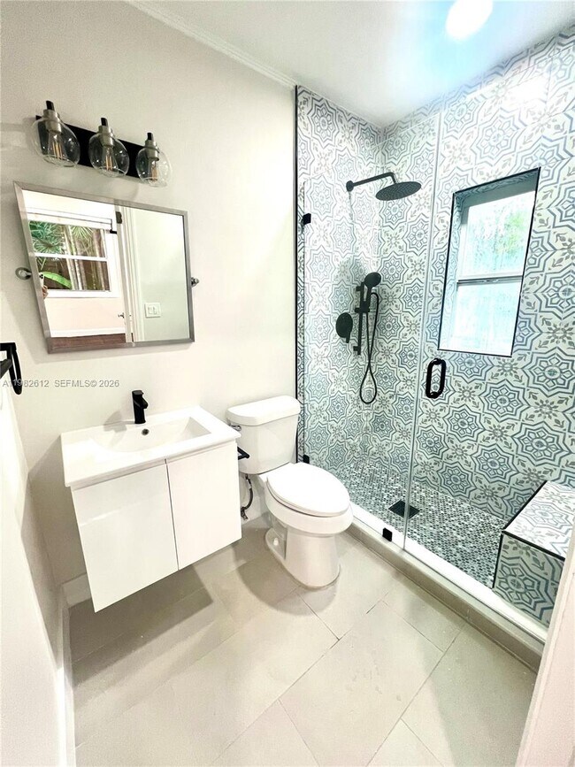 Building Photo - 1900 Tigertail Ave