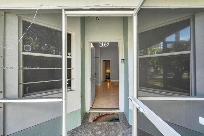 Building Photo - 1308 E Glen Oak Rd