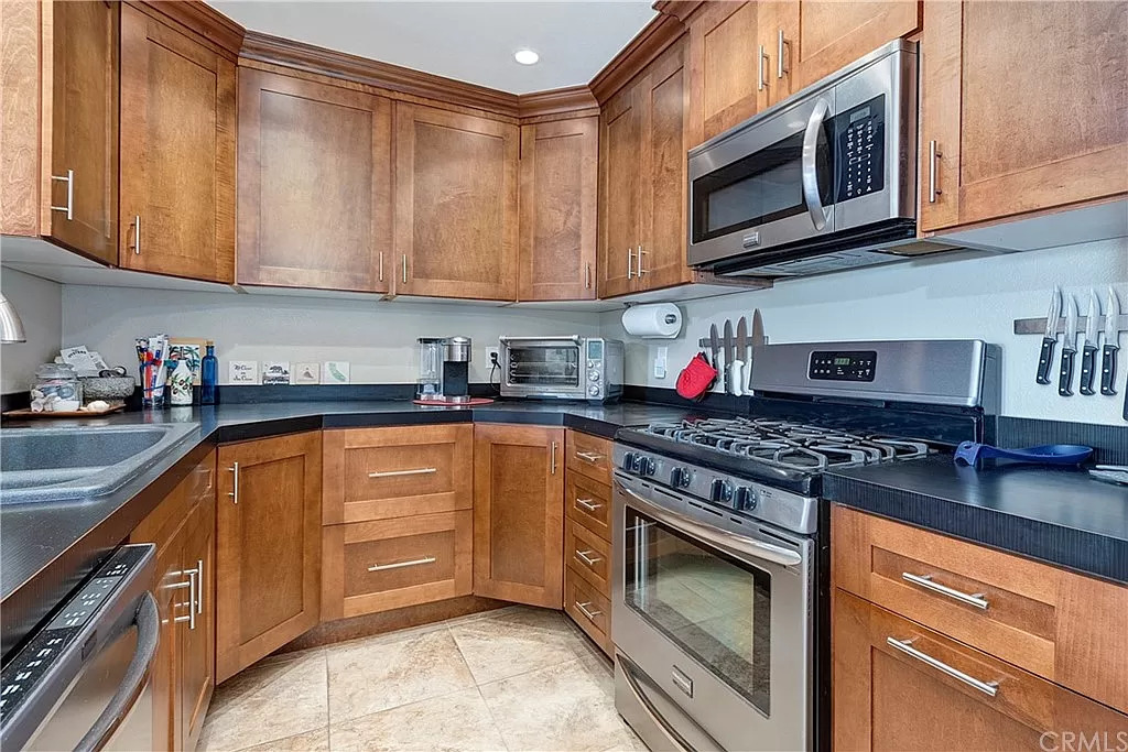 New Kitchen with Stainless Appliances - 34264 Camino Capistrano