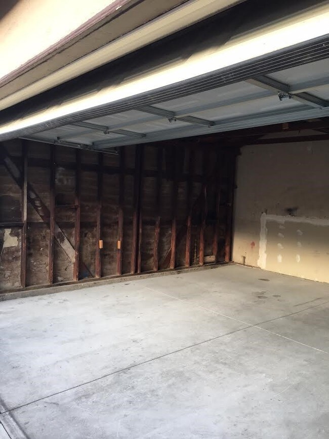 share garage - 746 N Mavis St