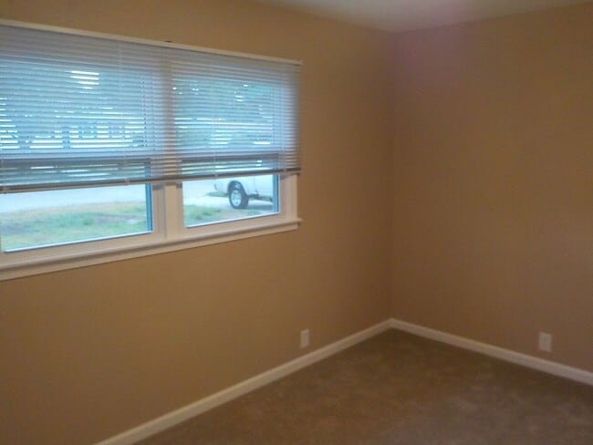 Building Photo - 1333 Fogarty Dr