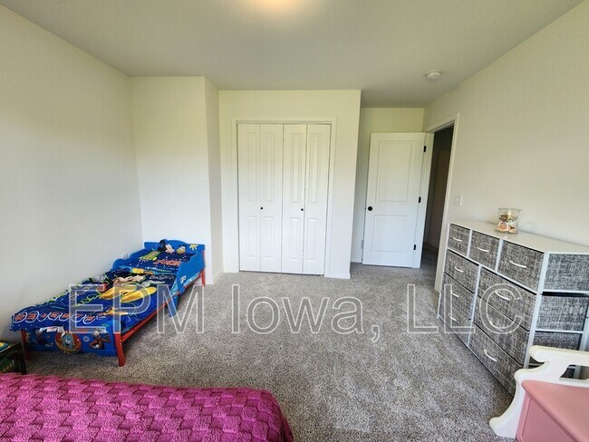 Building Photo - 114 Dogwood Ln