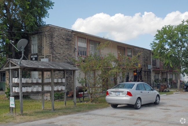 Building Photo - 973 Ashland Blvd