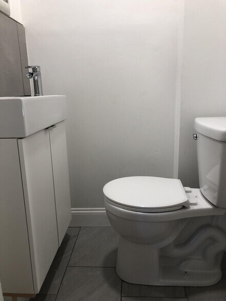 Building Photo - 56 Portsmouth St