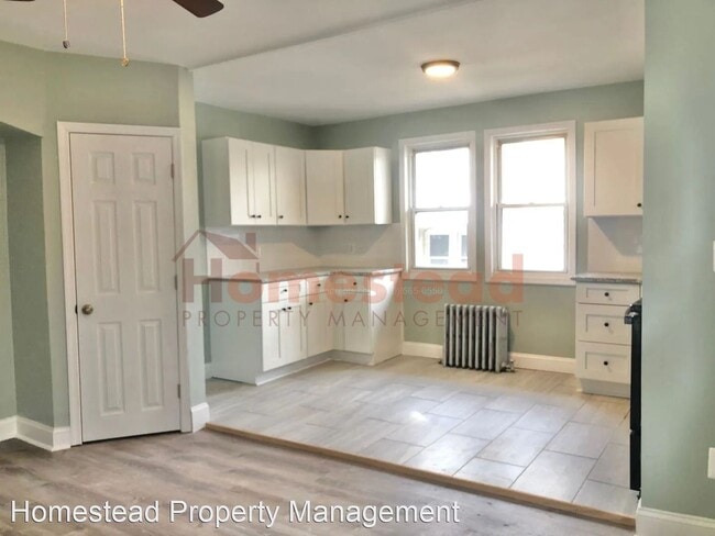 Building Photo - 3 br, 1 bath House - 301 Greenway Ave