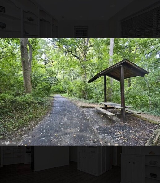 Building Photo - 7036 Strathmore St