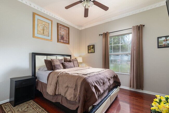Building Photo - One story beauty in Errol Estates and Loca...