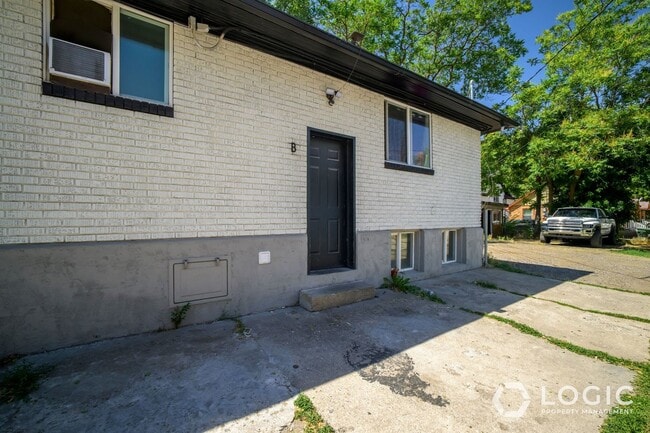 Building Photo - 2743 Liberty Ave