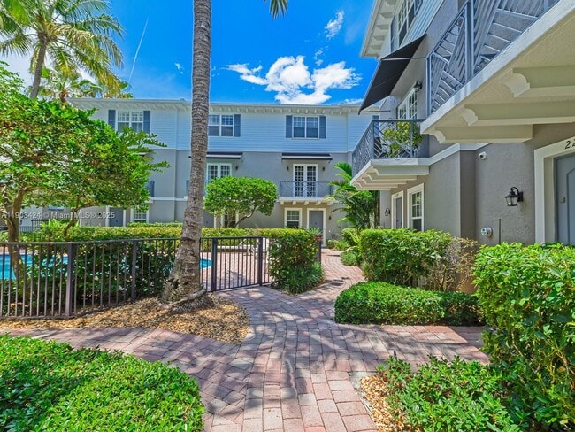 Building Photo - 2249 NE 9th Ave