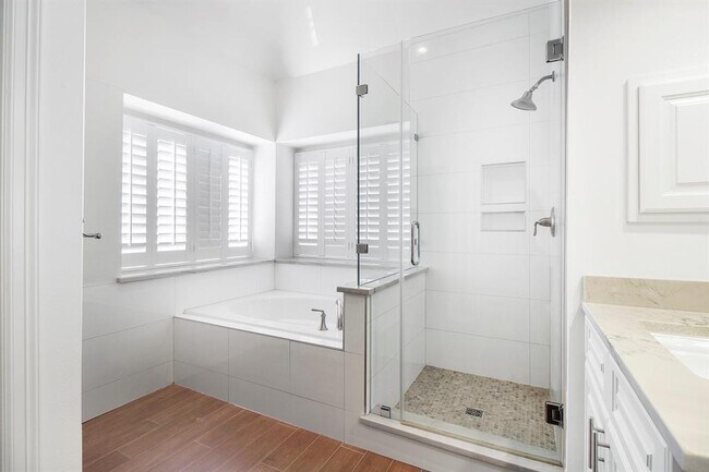 Building Photo - 14127 Swallowfield Dr