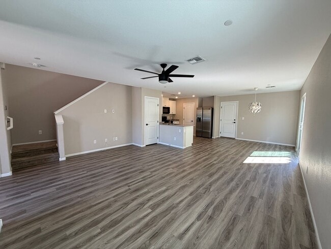 Building Photo - NLV 3 bed in a gated community!