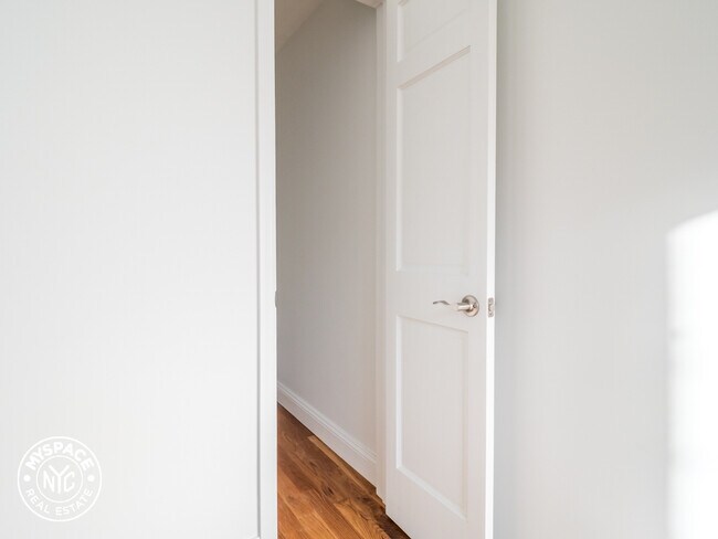 Building Photo - 287 Wyckoff Ave