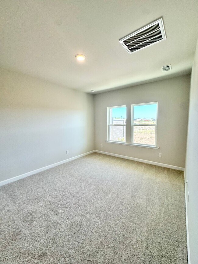 Building Photo - 738 Ebb Tide Rd