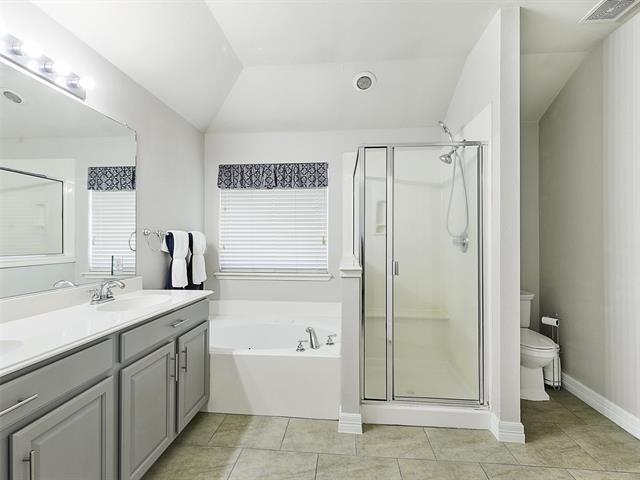 Building Photo - 2100 Del Mar Ct